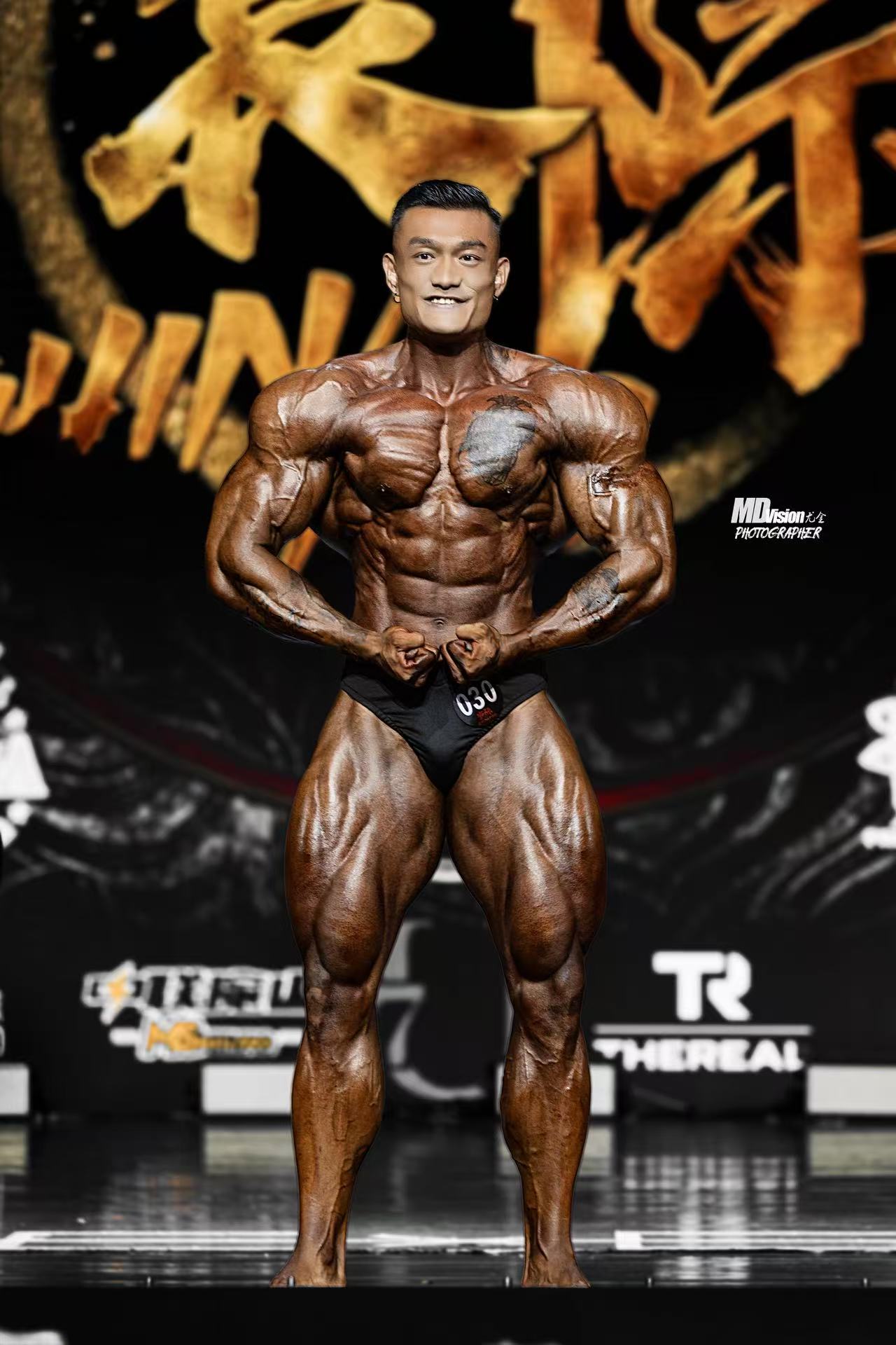 格森品牌形象代言人 JI XU 正面造型